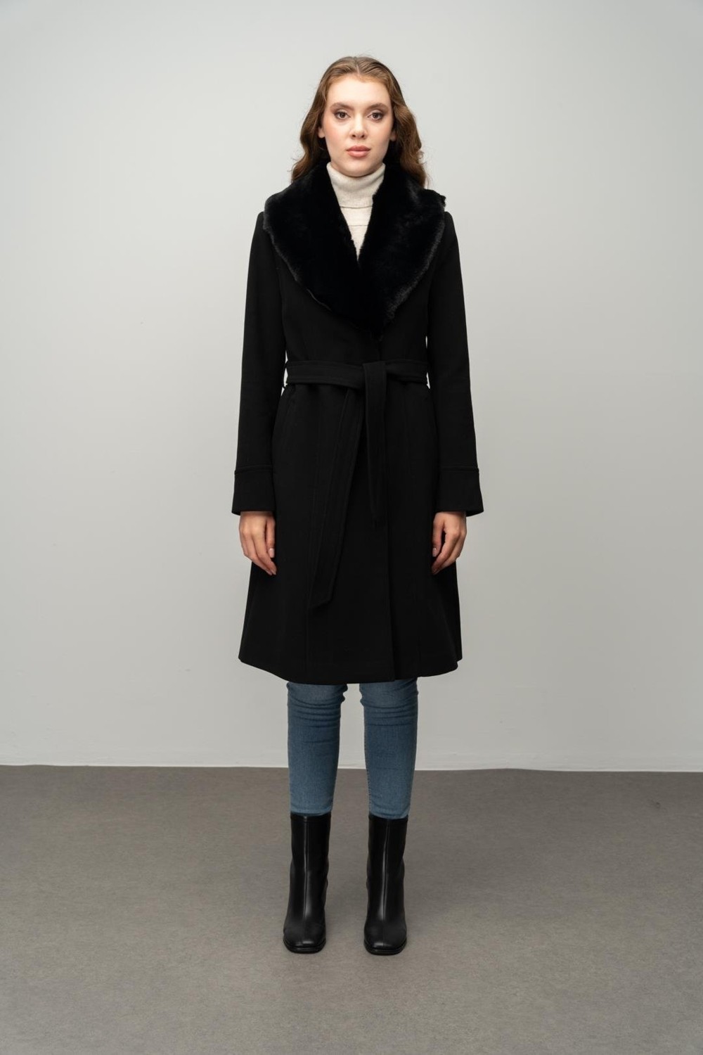 Olcay SİYAH Kadın Kaban, Kürklü ve Belden Kuşaklı, Polyester Malzeme ile Casual Stil görsel 3