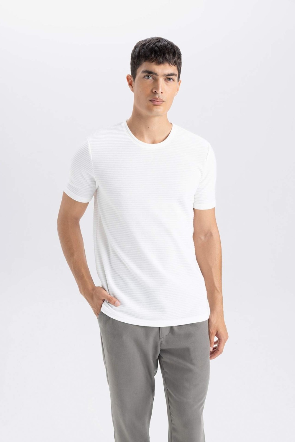 DeFacto Slim Fit Bisiklet Yaka Kısa Kollu Basic Tişört M6608AZ25SP görsel 8