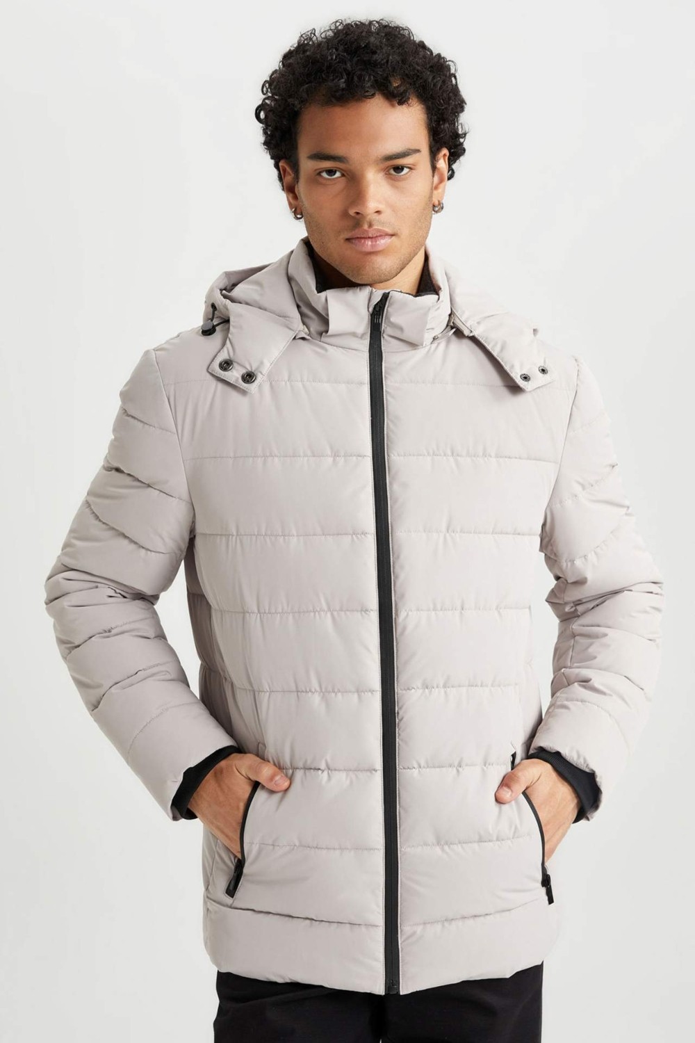 DeFacto Rüzgar Geçirmez Şişme Mont Slim Fit Dar Kesim Kapüşonlu Suni Kürk Astarlı Fermuarlı R0216AZ23AU
