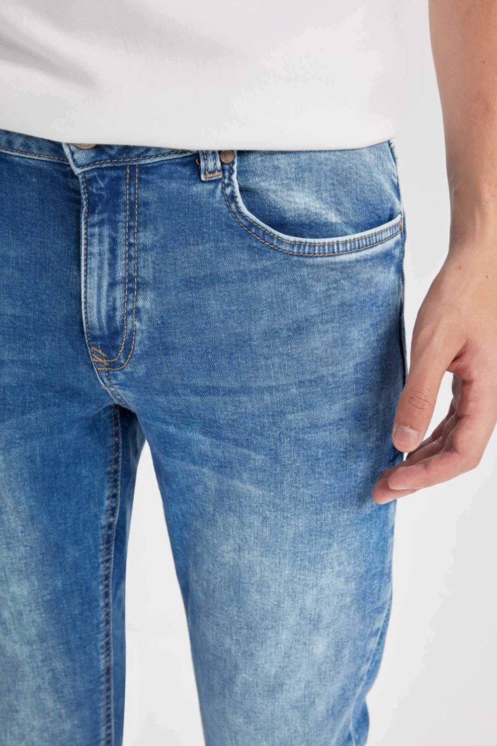 DeFacto Carlo Skinny Fit Ekstra Dar Kalıp Normal Bel Ekstra Dar Paça Jean Pantolon B4672AX24SP görsel 5