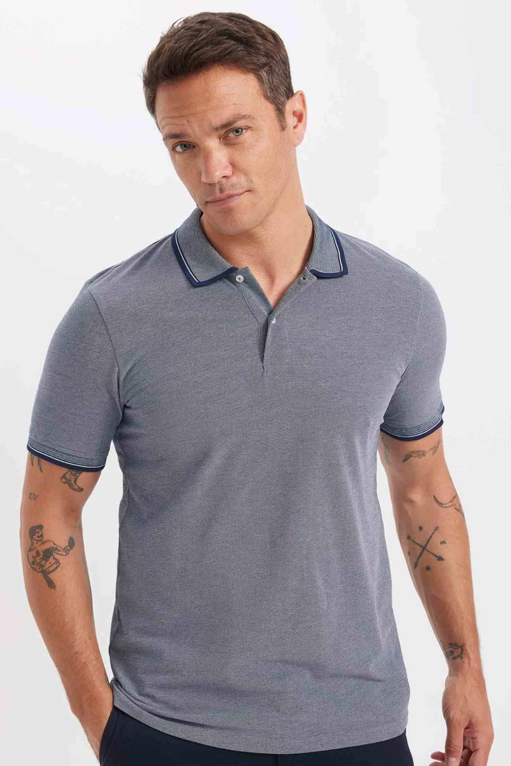 DeFacto Slim Fit Dar Kesim Polo Yaka Kısa Kollu Pamuklu Tişört D0033AXNS