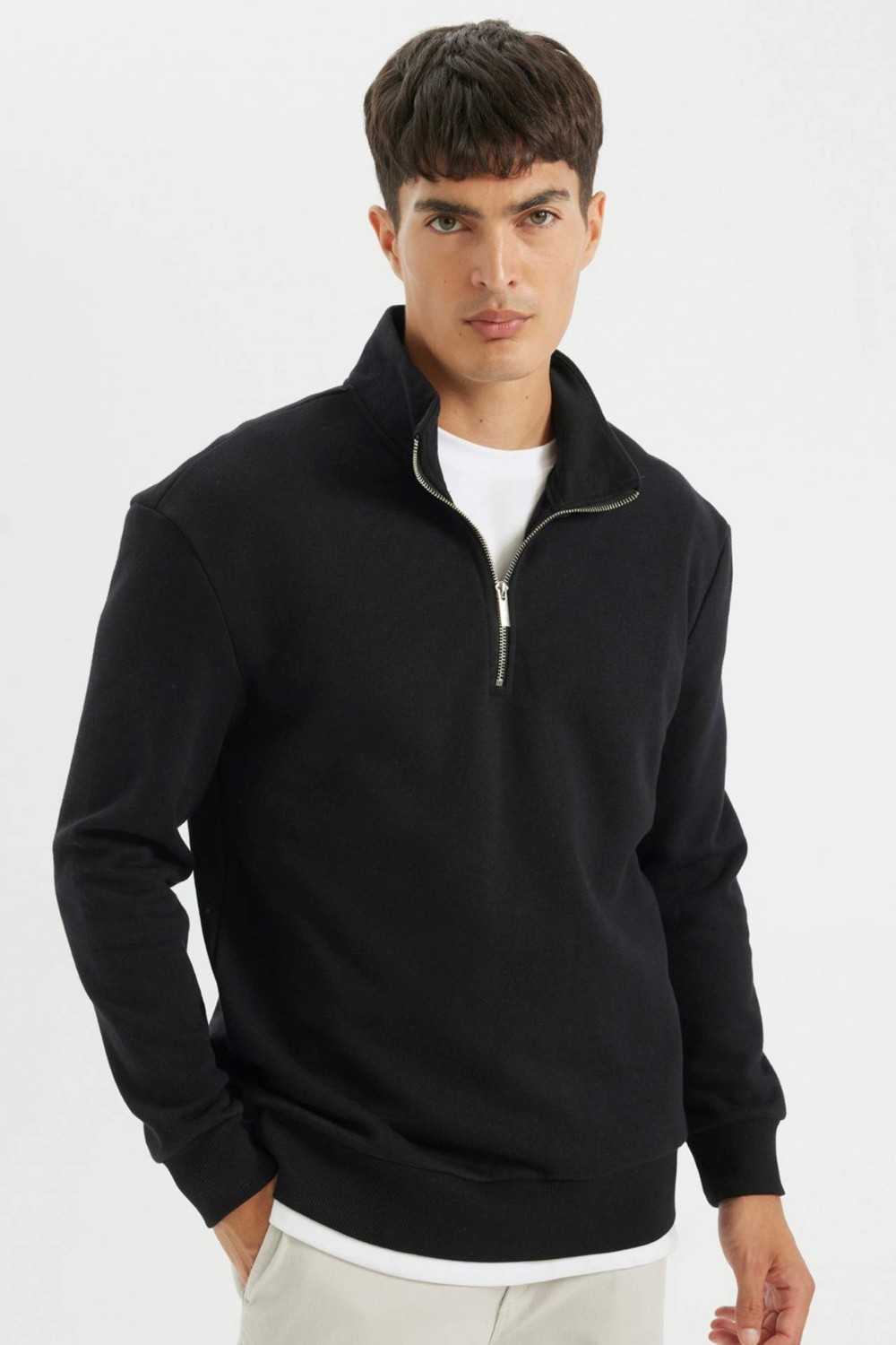 DeFacto Regular Fit Dik Yaka Yarım Fermuarlı Basic Sweatshirt X7405AZ24AU