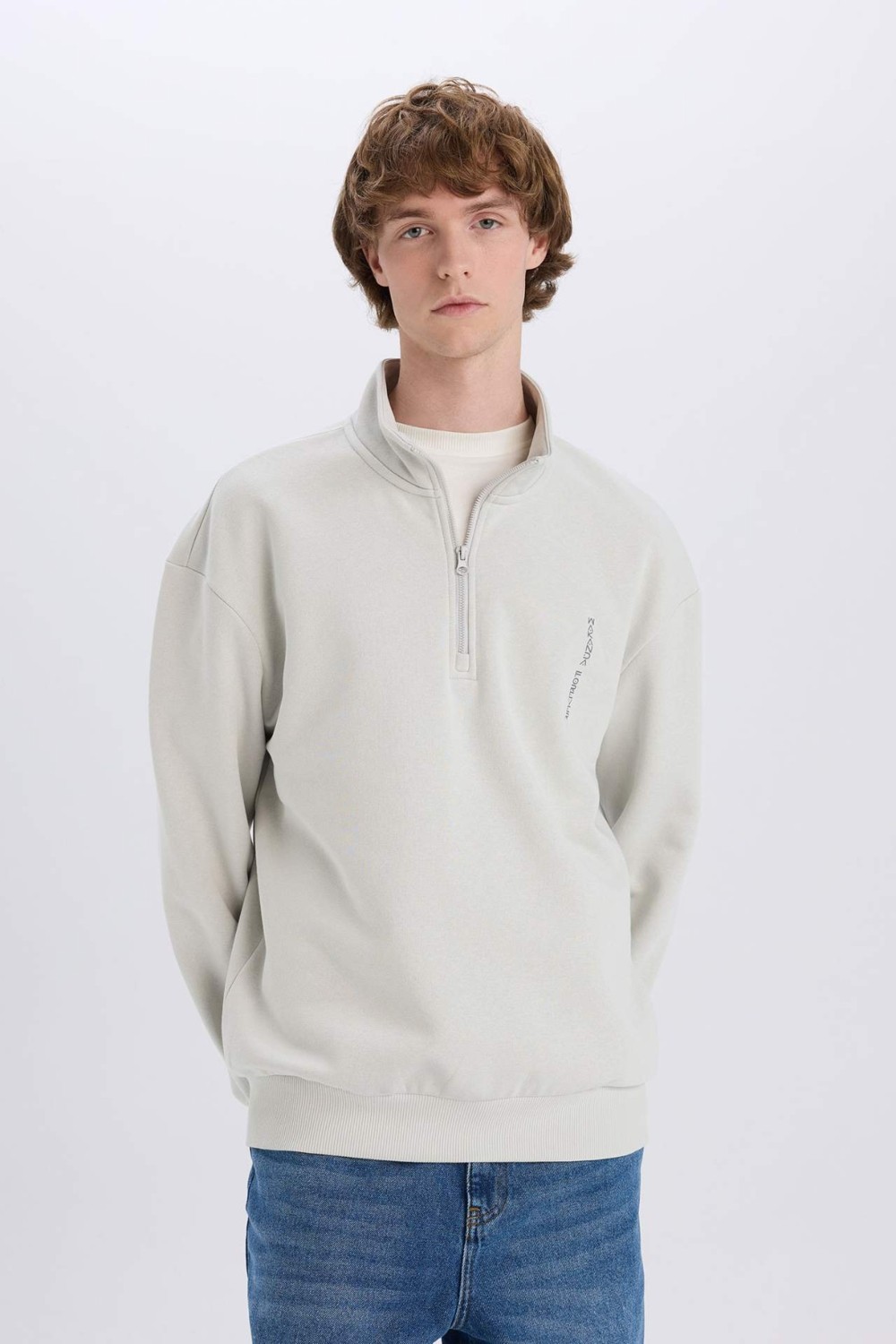 DeFacto Marvel Boxy Fit Dik Yaka Fermuarlı Sırt Baskılı Sweatshirt D6771AX25SP görsel 3