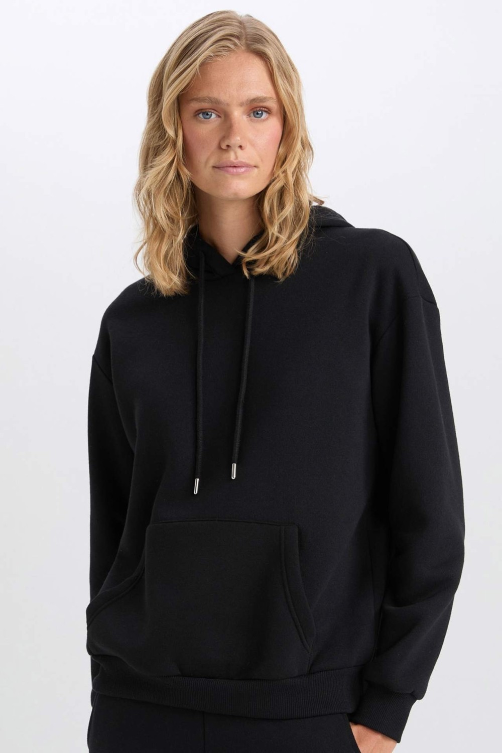 DeFacto Relax Fit Kapüşonlu Kanguru Cepli Kalın Basic Düz Siyah Sweatshirt W8071AZ24WN