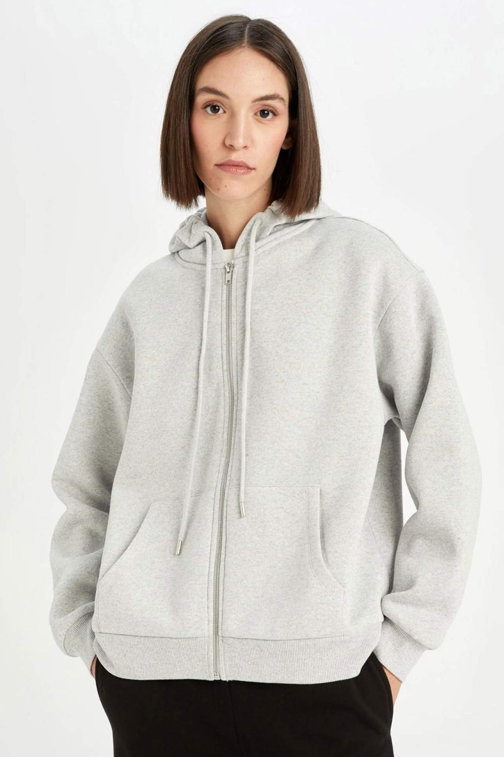 DeFacto Siyah Okula Dönüş Relax Fit Kapüşonlu Kalın Basic Düz Cepli Fermuarlı Sweatshirt D8717AX24WN