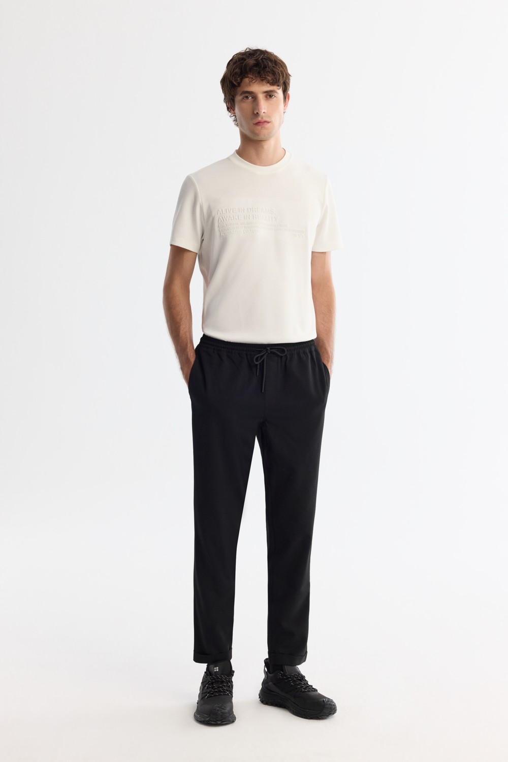 AVVA Erkek Siyah Beli Lastikli Bağcıklı Duble Paça Jogger Relaxed Fit Pantolon E003000