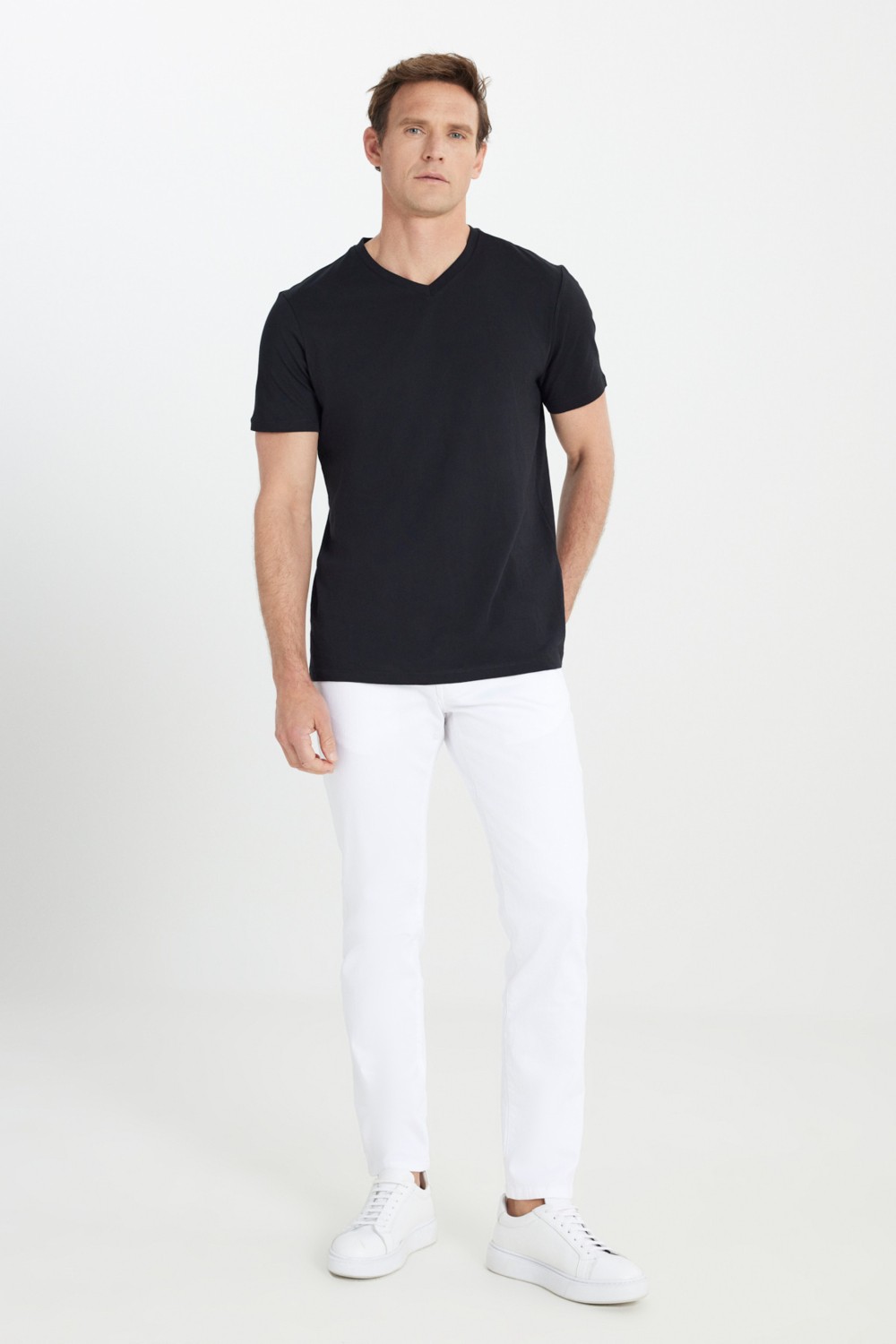 Altınyıldız Classics Erkek Siyah %100 Pamuk Slim Fit Dar Kesim V Yaka Tişört görsel 8