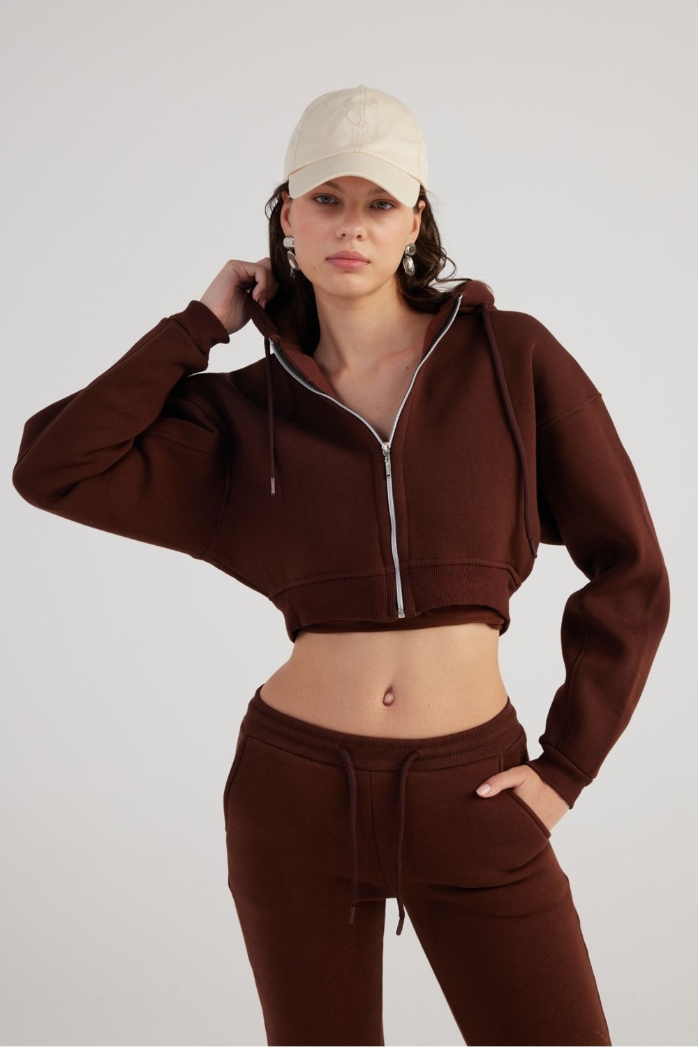 Holly Lolly Kadın Siyah Kapüşonlu Uzun Kol Fermuarlı Crop Mixed Sweat görsel 7