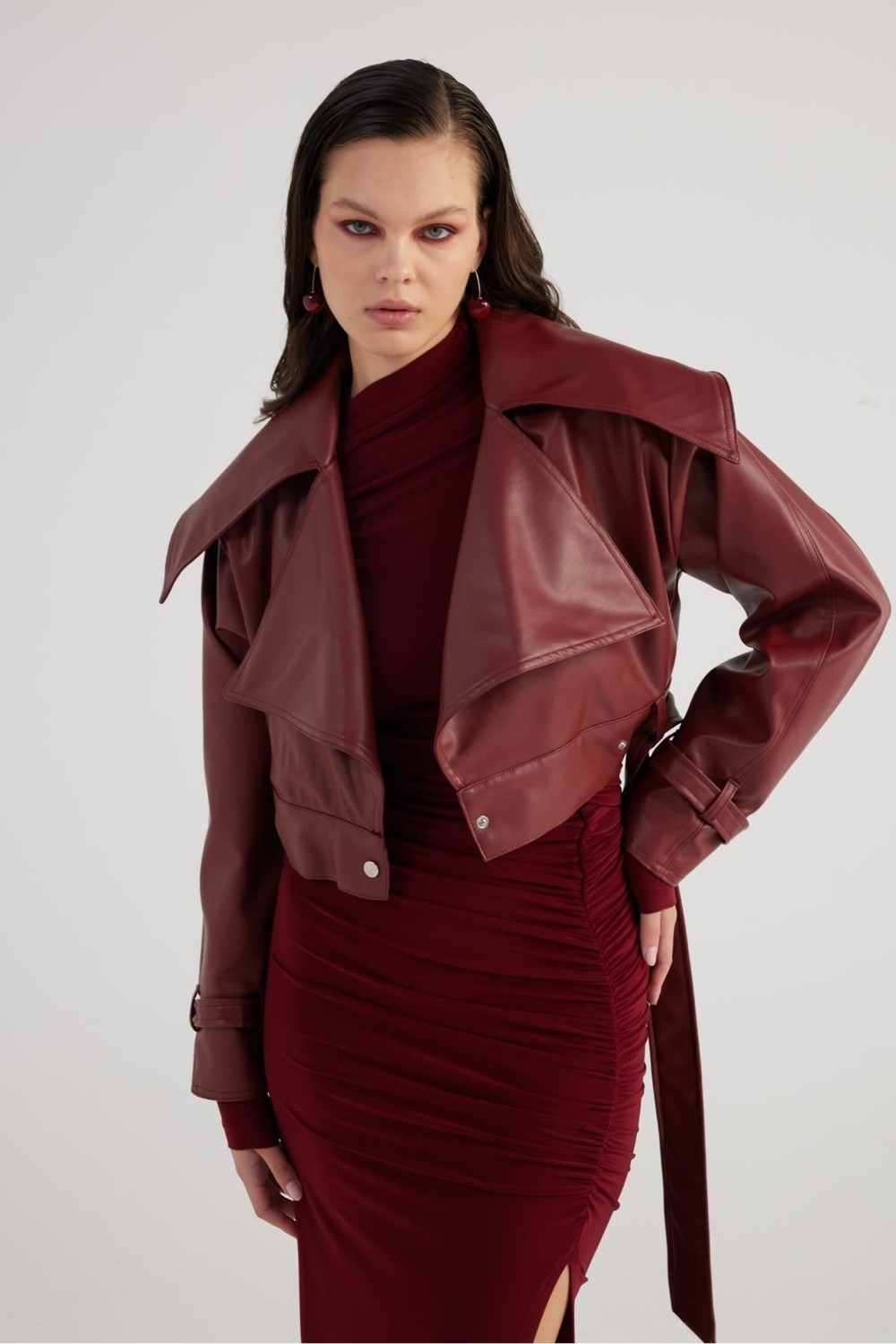 Holly Lolly Neeko Deri Kadın Ceket Bordo Crop Model Astarlı Kemerli Regular Kalıp Şıklığı görsel 3