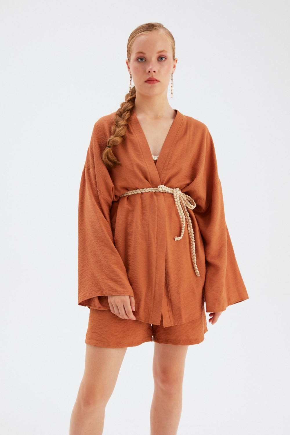 Sateen Kuşak Detaylı Salaş Kimono - TABA