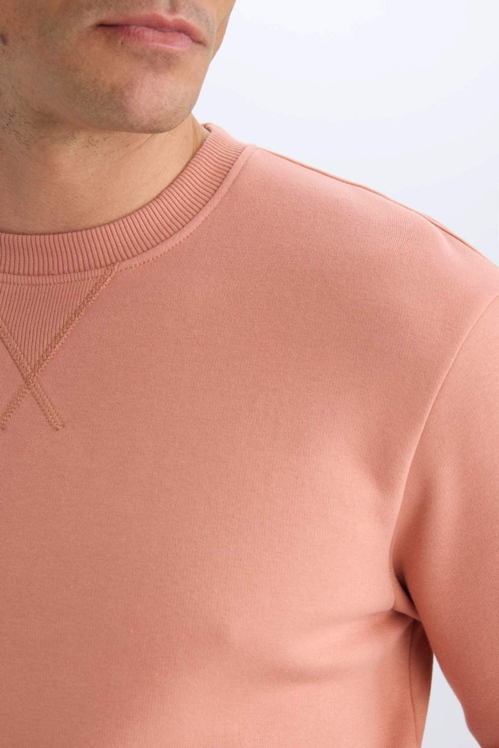 DeFacto Regular Fit Bisiklet Yaka Kalın Basic Düz Sweatshirt T3777AZ25SP görsel 5