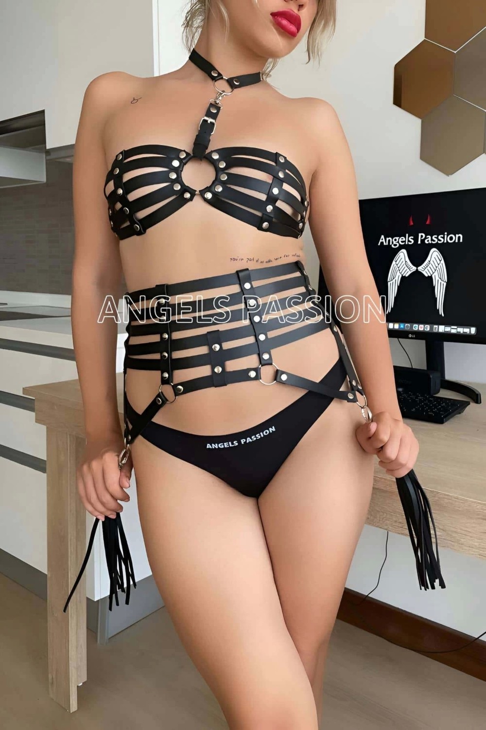 Beruflic Püskül Detaylı Siyah Deri Korse Sütyen Harness Takım