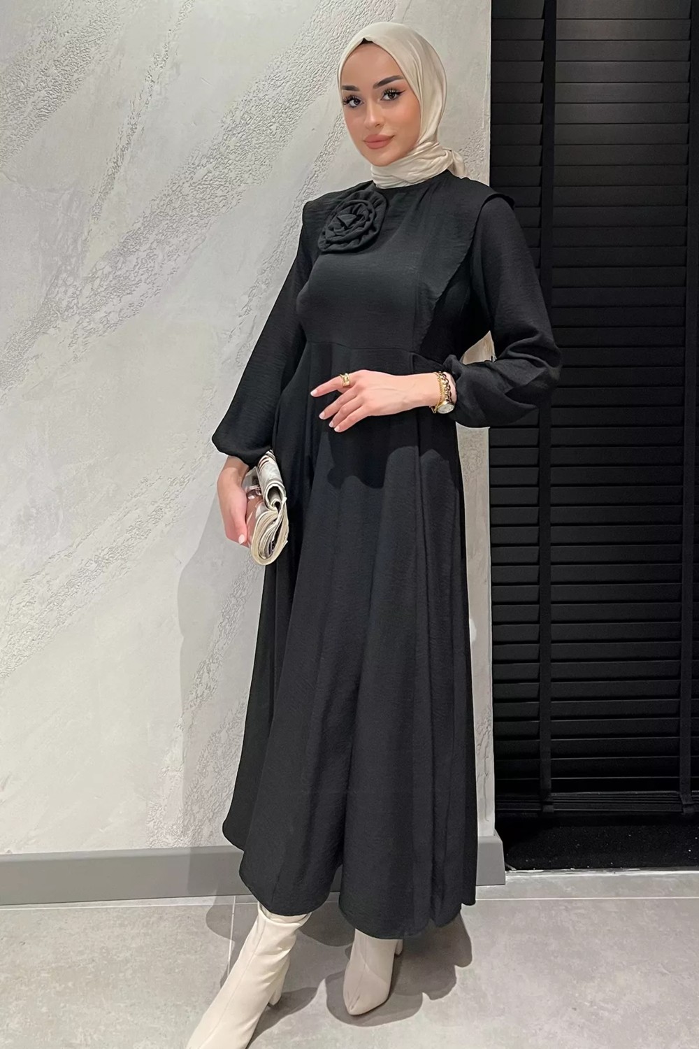 Julude Gül Detaylı Tesettür Kloş Elbise