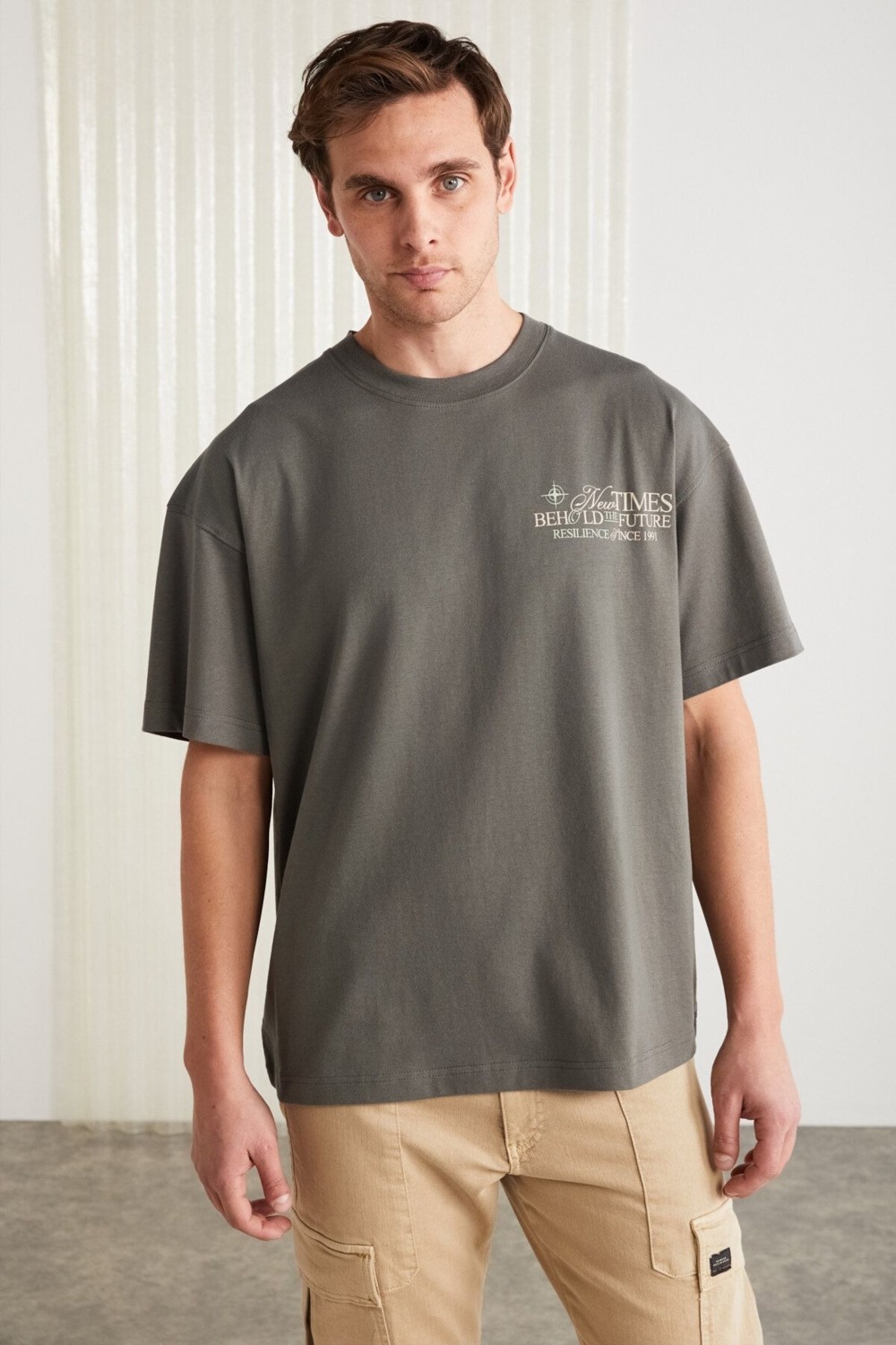 Grimelange Colıbrı Erkek Ön Arka Baskı Detaylı Oversize Kısa Kollu Bisiklet Yaka Organik Pamuklu Gri T-shirt görsel 4