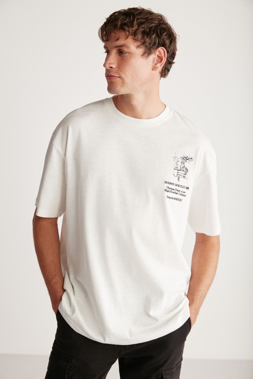 Grimelange Alonzo Erkek Oversize Fit %100 Pamuk Nakışlı Ve Baskılı Ekru T-shirt