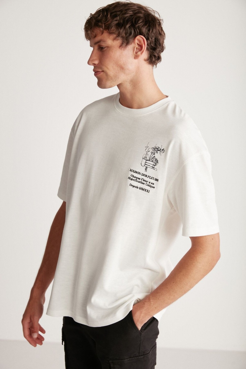 Grimelange Alonzo Erkek Oversize Fit %100 Pamuk Nakışlı Ve Baskılı Ekru T-shirt görsel 2