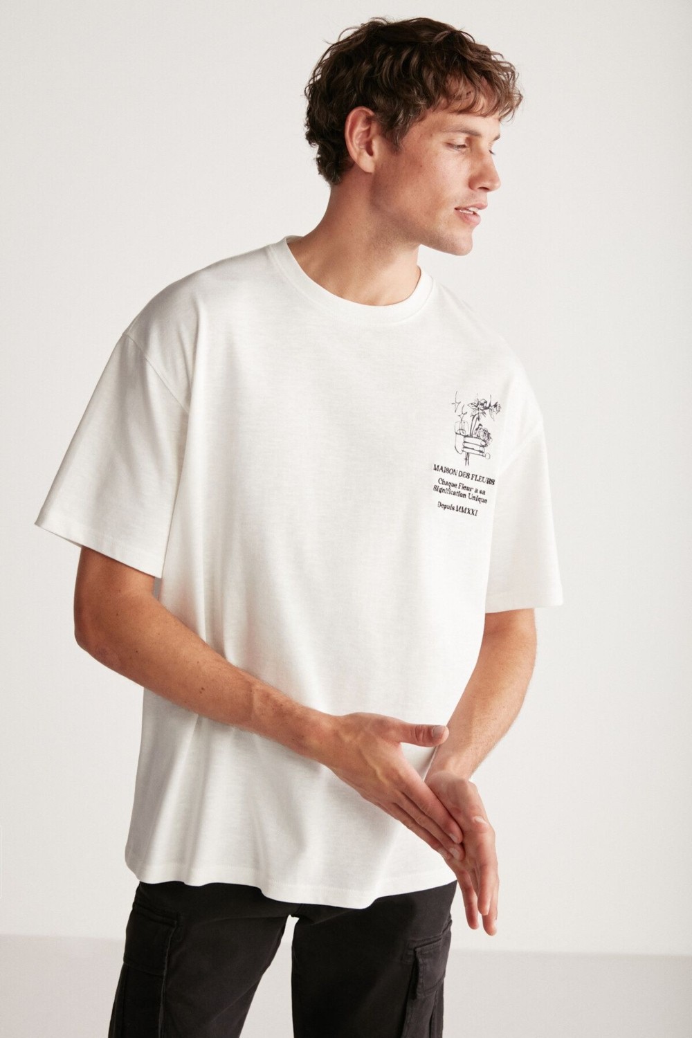 Grimelange Alonzo Erkek Oversize Fit %100 Pamuk Nakışlı Ve Baskılı Ekru T-shirt görsel 3