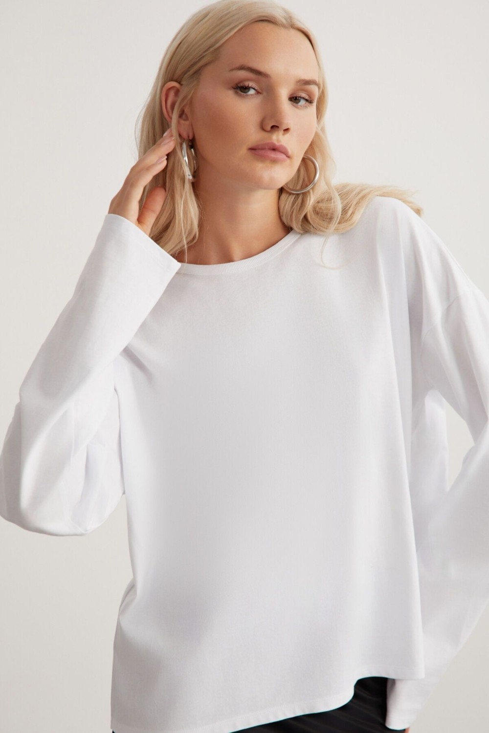 Grimelange Basıl Kadın %100 Pamuk Bisiklet Yaka Oversize Fit Uzun Kollu Beyaz T-shirt