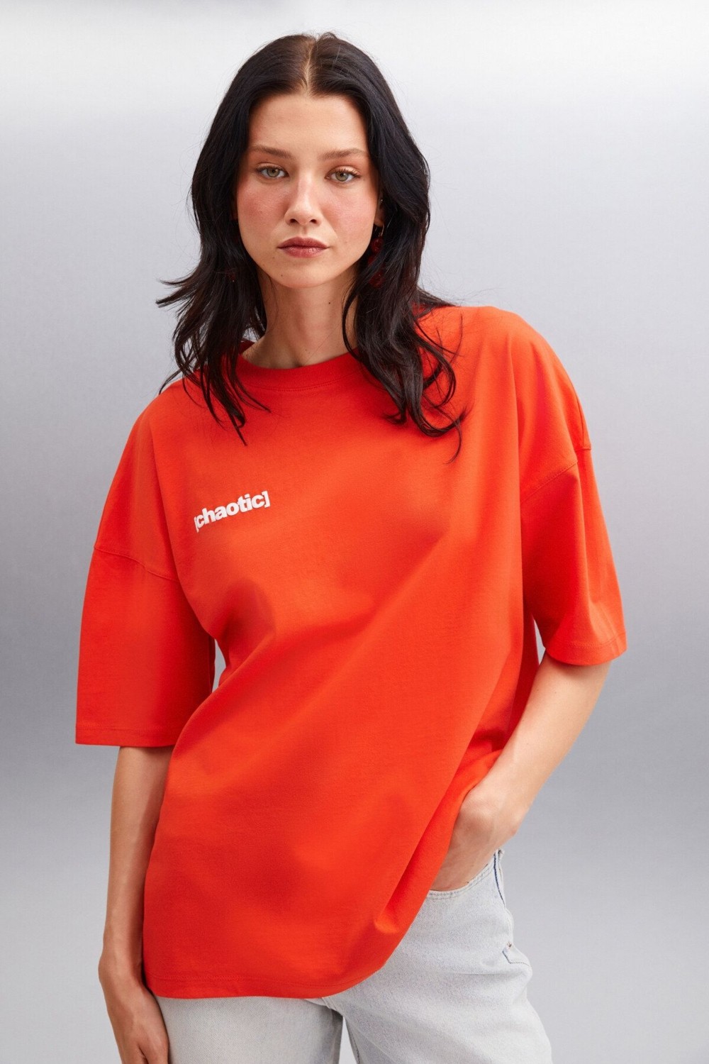 Grimelange Arcadıa Kadın Arka Ve Önü Yazi Detaylı %100 Organik Pamuklu Ekru/kırmızı T-shirt görsel 2