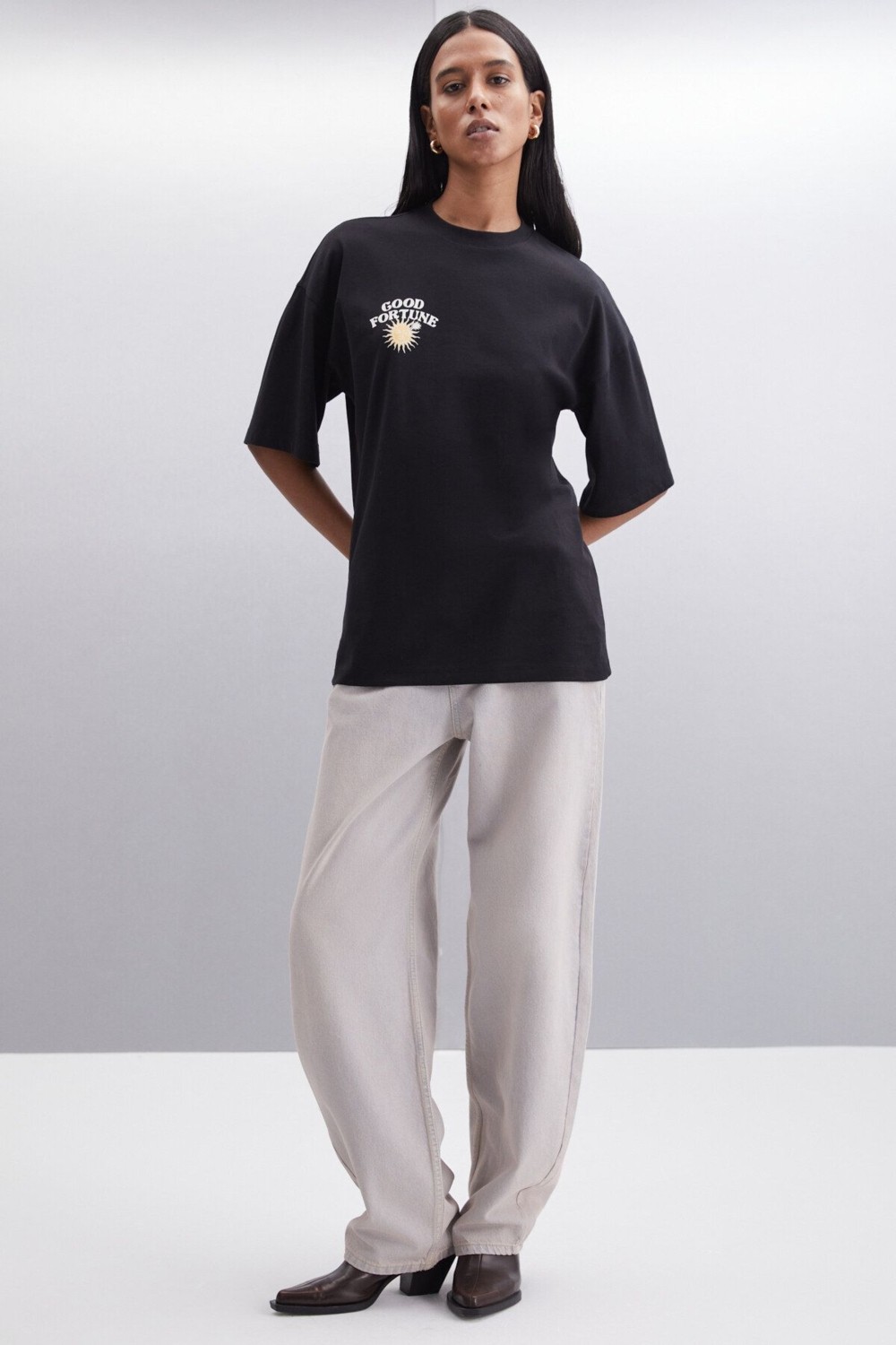 Ethiquet ENYA Kadın Baskı Detaylı Oversize Fit Bol Kesim Bisiklet Yakalı %100 Organik Pamuklu Siyah T-Shirt görsel 3