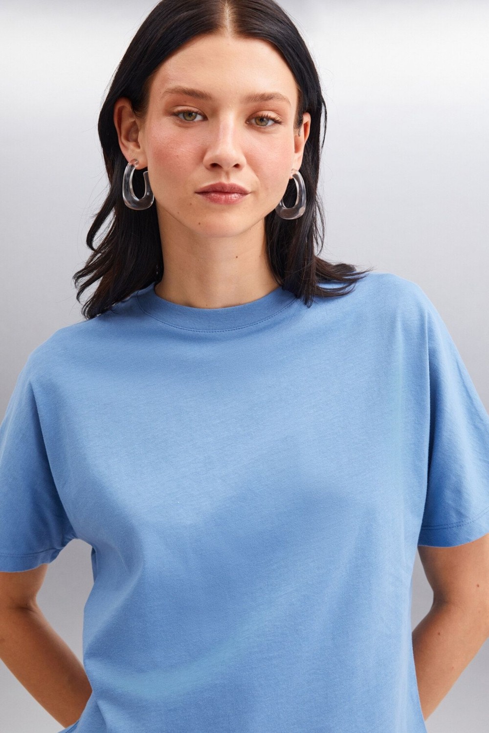 Grimelange Lottıe Kadın %100 Organik Pamuklu Regular Kalıp Bisiklet Yaka Basic Kısa Kollu Siyah T-shirt görsel 4