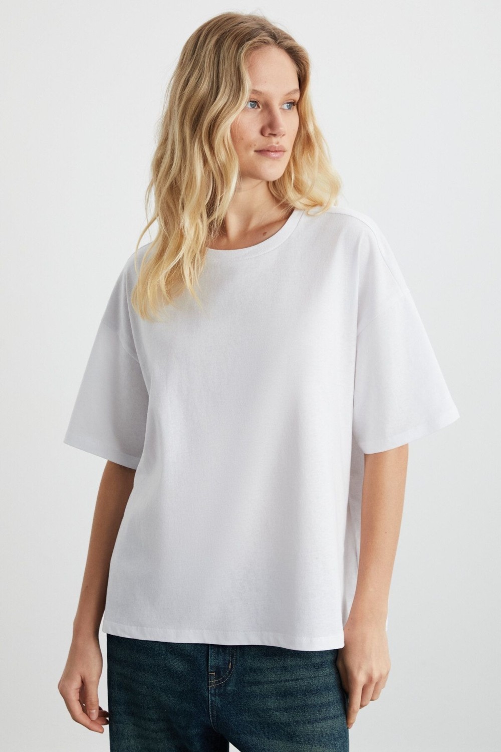 Grimelange Lagertha Kadın %100 Organik Pamuklu Kalın Dokulu Oversize Fit Yuvarlak Yakalı Siyah T-shirt