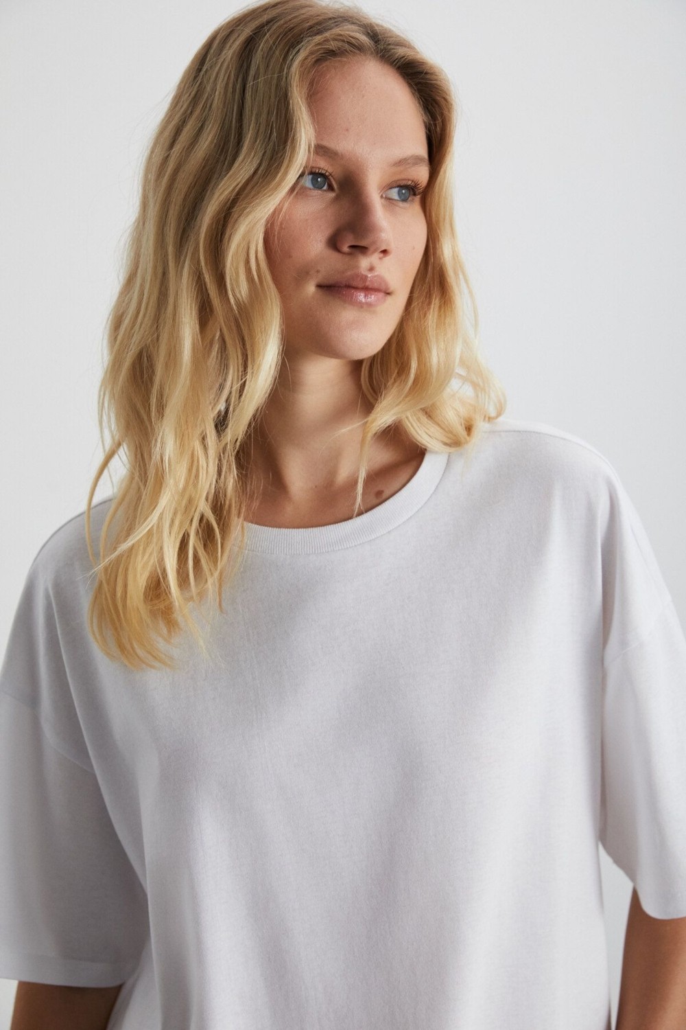 Grimelange Lagertha Kadın %100 Organik Pamuklu Kalın Dokulu Oversize Fit Yuvarlak Yakalı Siyah T-shirt görsel 5