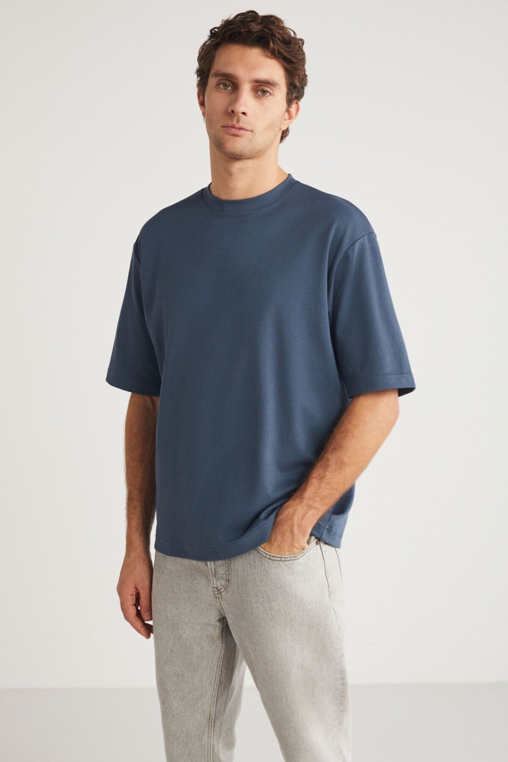 Grimelange Joel Erkek %100 Organik Pamuklu Kalın Kumaşlı Özel Dokulu Etiket Detaylı Oversize Siyah T-shirt