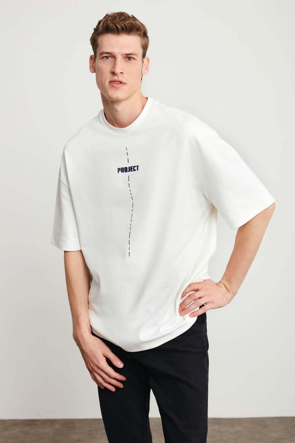 Grimelange Project Erkek Baskı Detaylı Oversize Fit %100 Organik Pamuk Örme Bisiklet Yaka Örme Beyaz T-shirt görsel 2