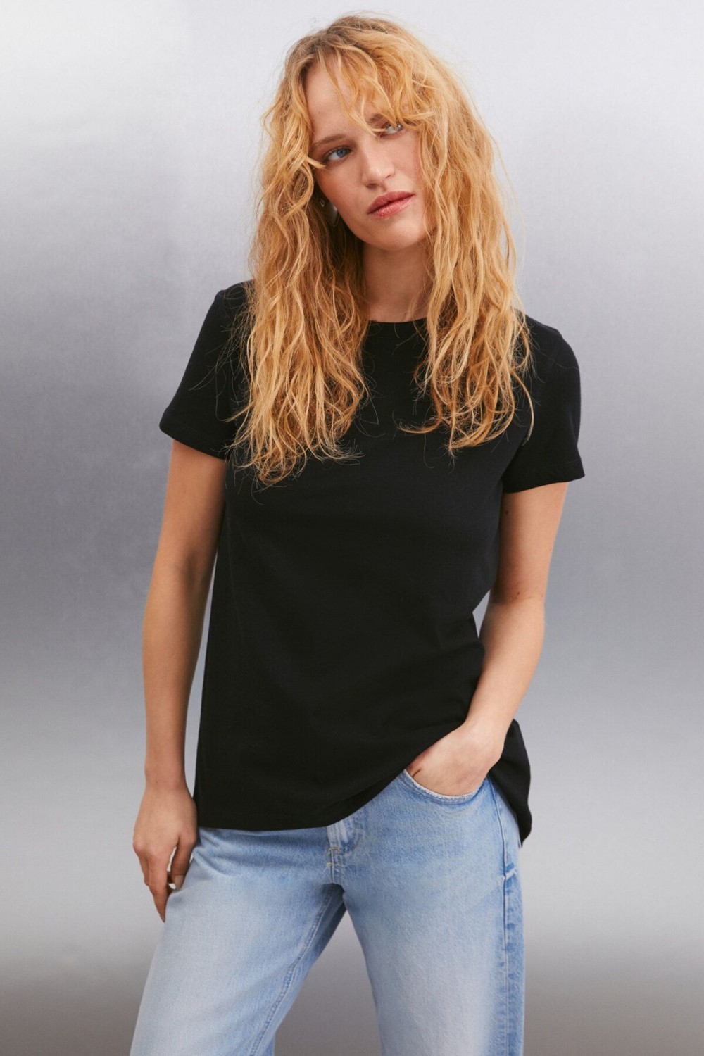 Grimelange Samantha Kadın %100 Organik Pamuklu Comfort Fit Arkası Uzun Basic Örme Beyaz T-shirt görsel 6