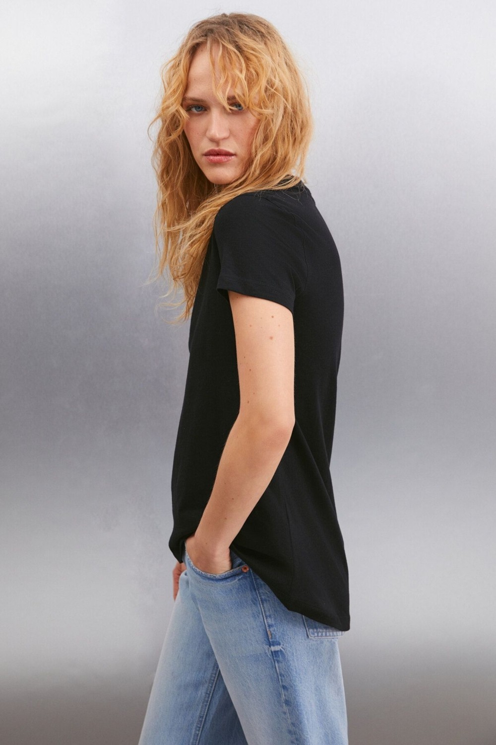 Grimelange Samantha Kadın %100 Organik Pamuklu Comfort Fit Arkası Uzun Basic Örme Beyaz T-shirt görsel 7