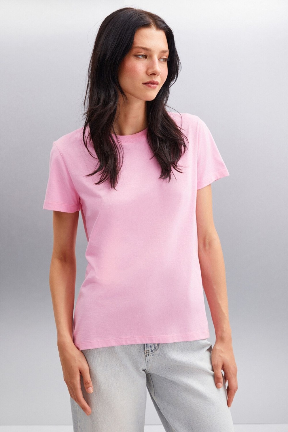 Grimelange Samantha Kadın %100 Organik Pamuklu Comfort Fit Arkası Uzun Basic Örme Beyaz T-shirt
