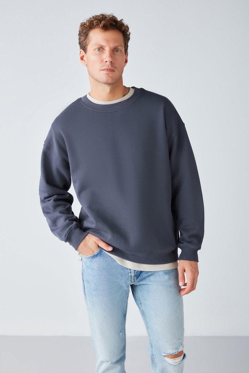 Grimelange Stephan Erkek Yumuşacık Kumaşlı organik Pamuklu Oversize Fit Yuvarlak Yakalı Lacivert Sweatshirt