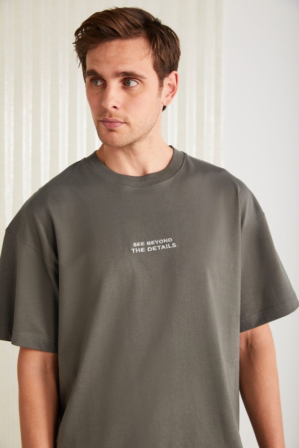 Grimelange Vıto Erkek %100 Organik Pamuklu Nakış Yazı Detaylı Oversize Bol Kesim Kısa Kollu Siyah T-Shirt görsel 2