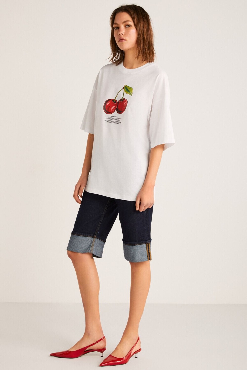 Grimelange Odalys Kadın %100 Organik Pamuklu Oversize Fit Bol Kesim Kiraz Baskılı Bisiklet Yaka Beyaz T-shirt görsel 5
