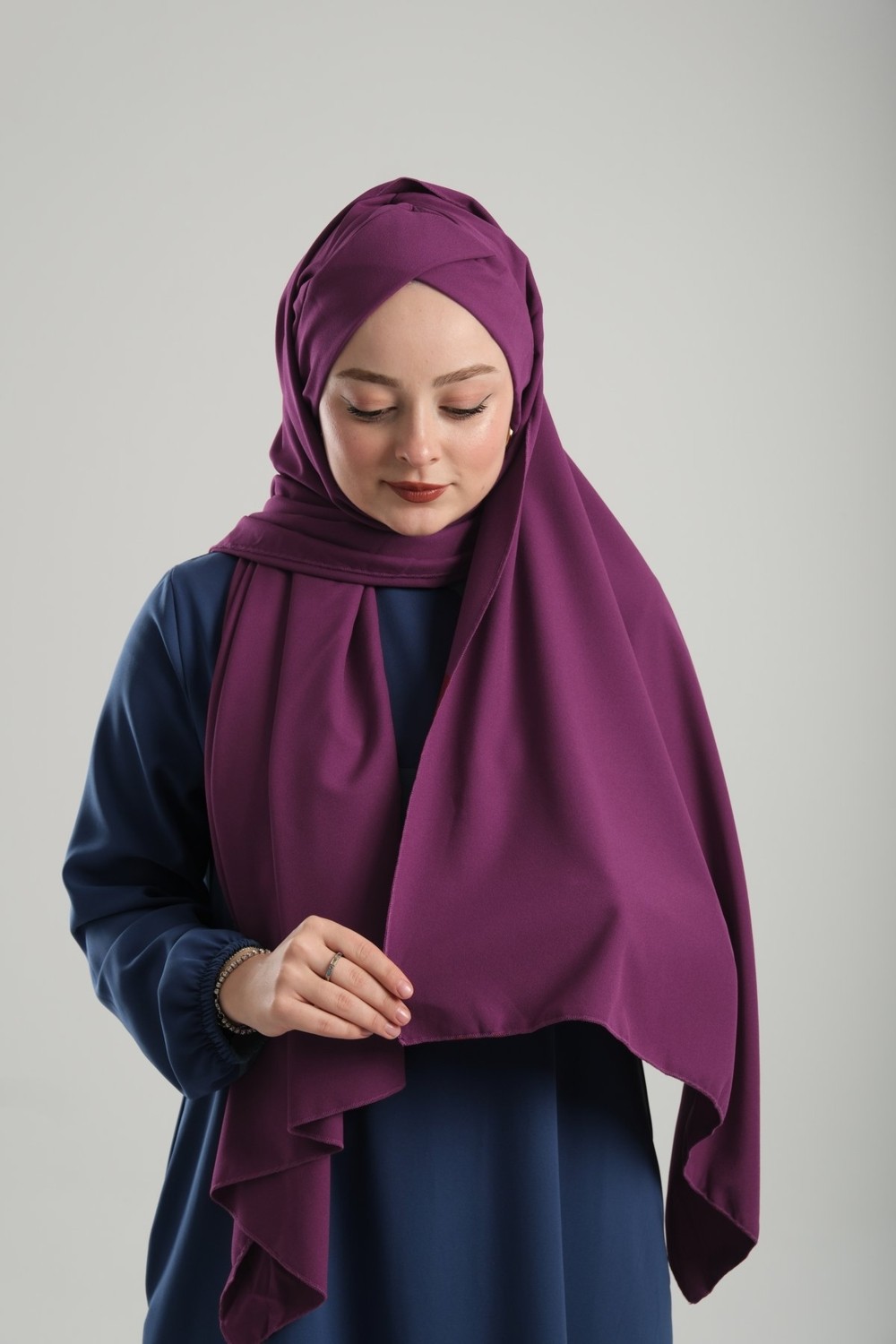 Hürrem Bone Saks Mavisi Pratik Hazır Geçmeli Bone Şal Krep Mevsimlik Tek Bantlı 1453K_24 görsel 6