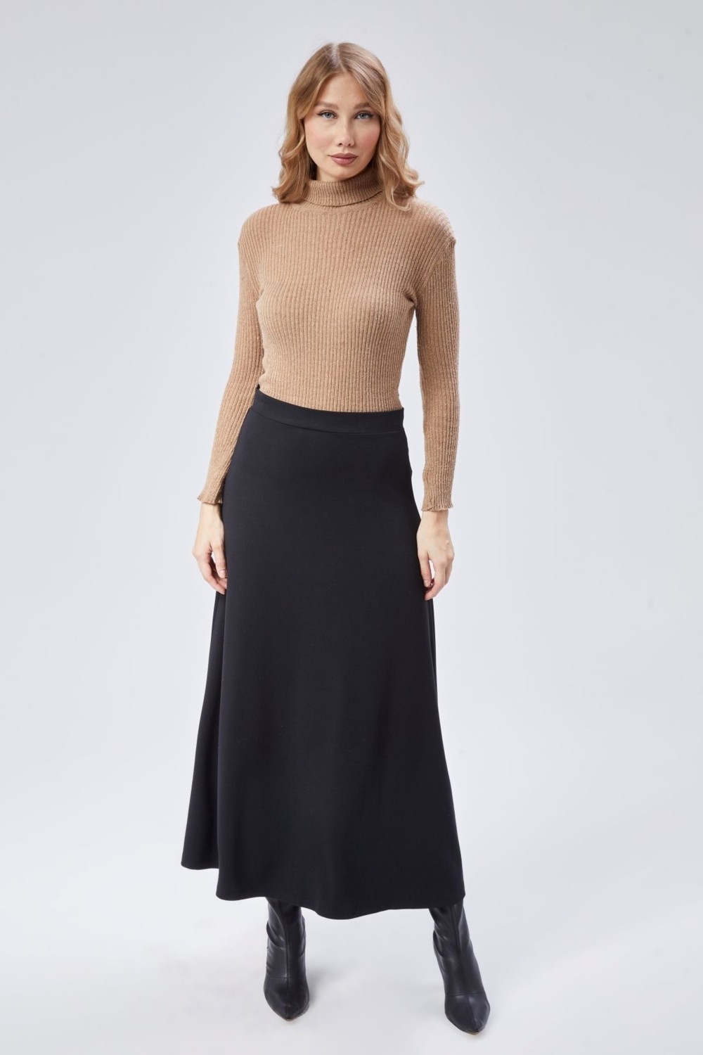 Maison La Femme Kadın Kloş Uzun Etek Siyah Renk Regular Fit 2XL Örme Kumaş ile Rahat ve Şık Seçim