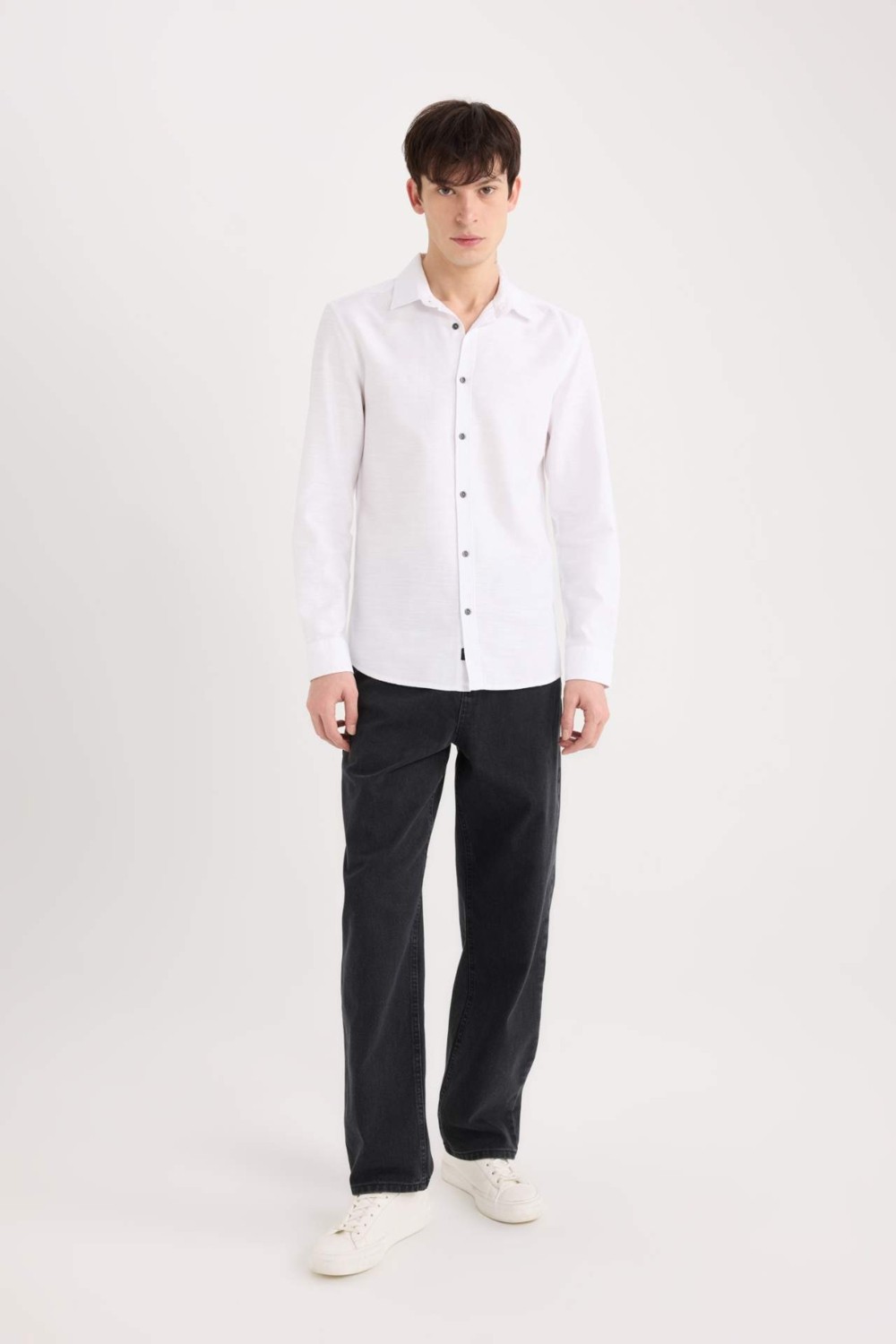 DeFacto %100 Pamuk Slim Fit Basic Uzun Kollu Siyah Gömlek A4644AX25SP görsel 2