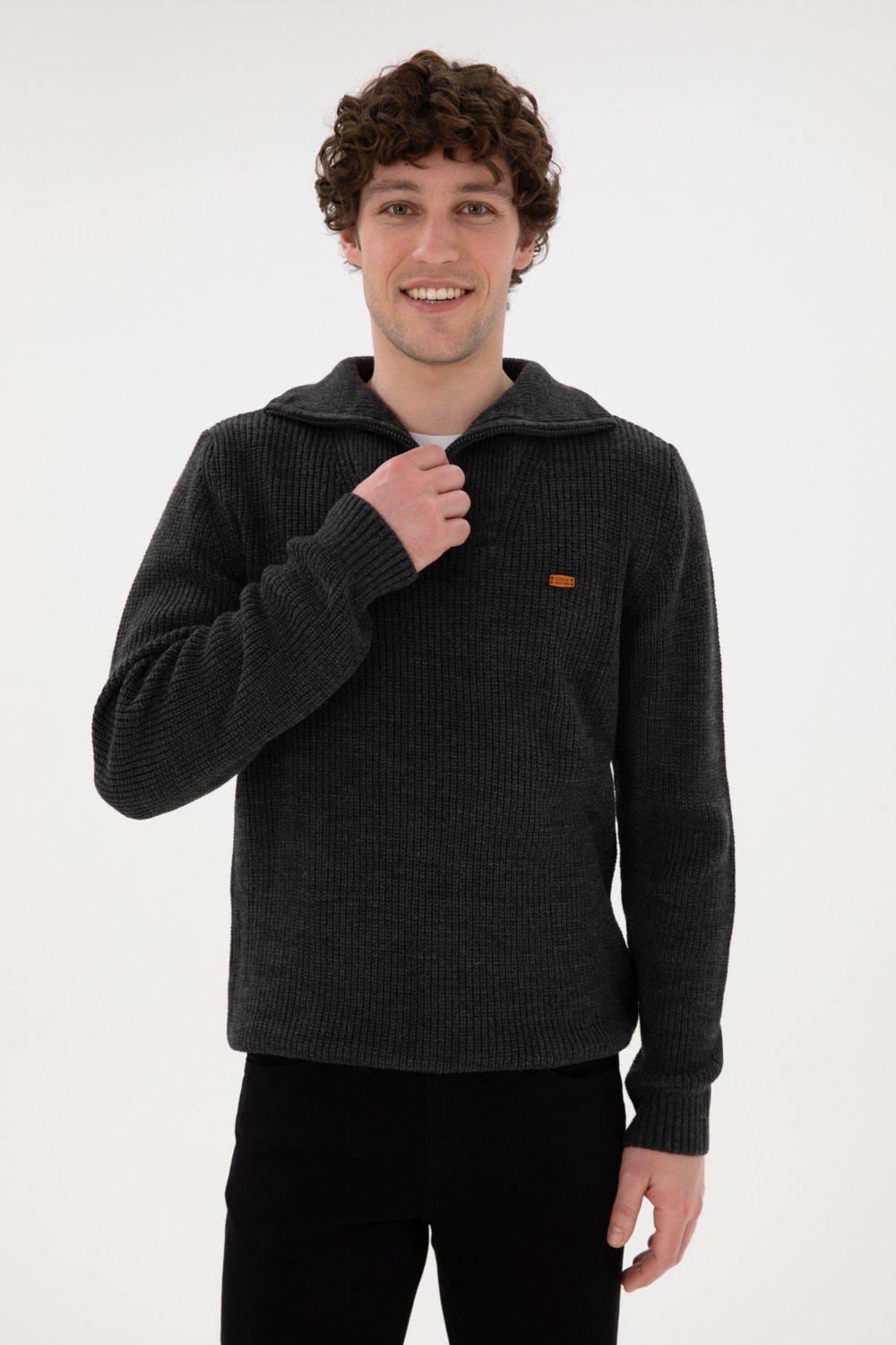 U.S. Polo Assn. Erkek Regular Fit Yarım Fermuarlı Siyah Kazak 50297047-VR046