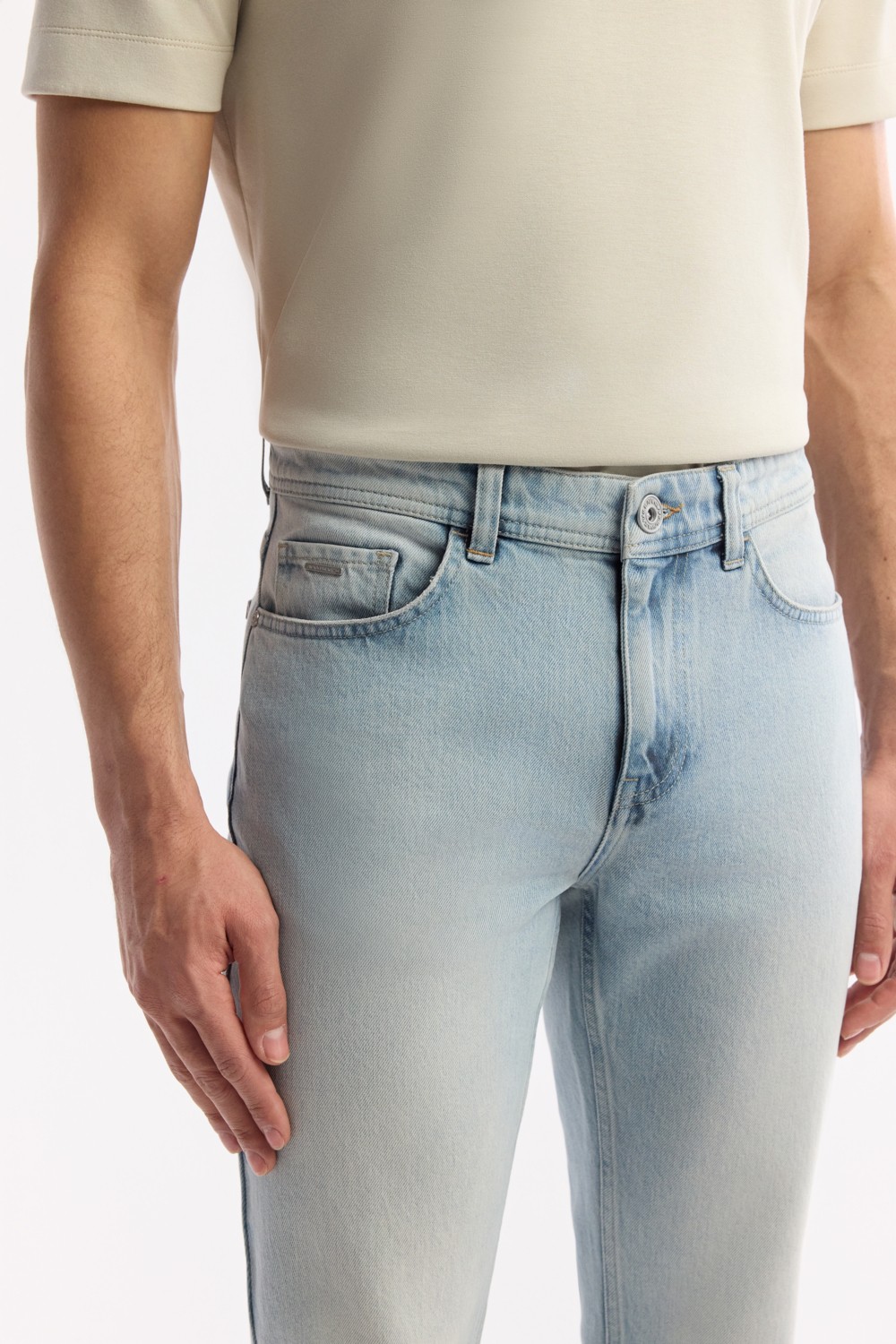 AVVA Erkek Açık Mavi Klasik Bel Pamuklu Eskitme Yıkamalı Berlin Slim Fit Jean Pantolon A51Y3525 görsel 4