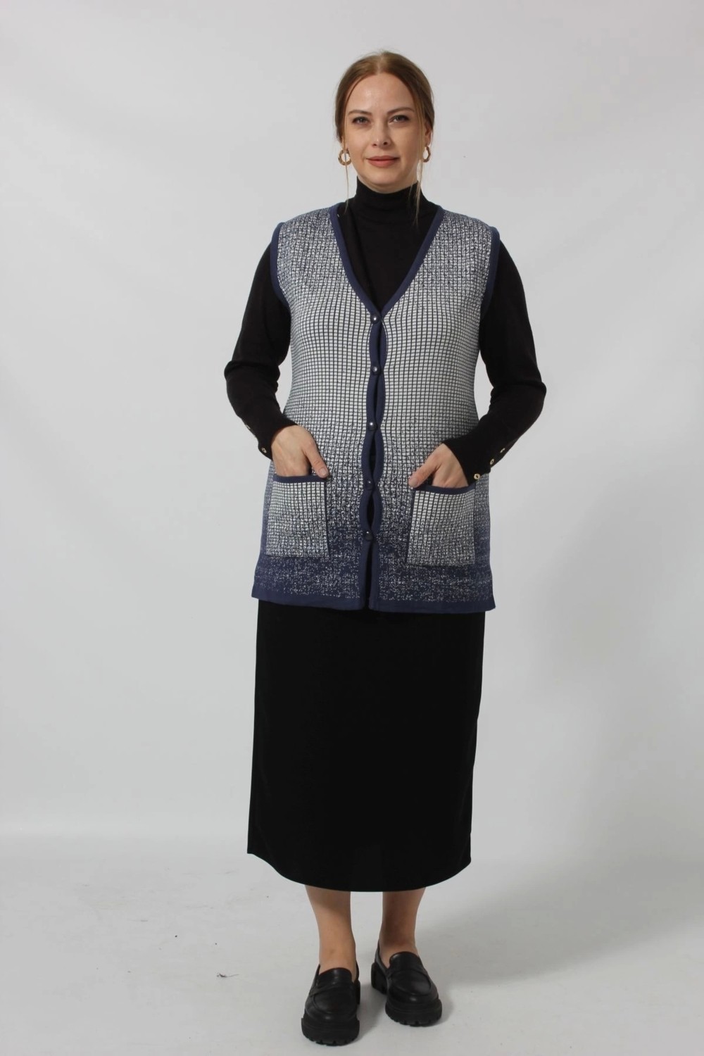 Moda Berray Y166 Mavi-Beyaz Kareli Desenli Düğmeli Cepli Mevsimlik Anne Yelek