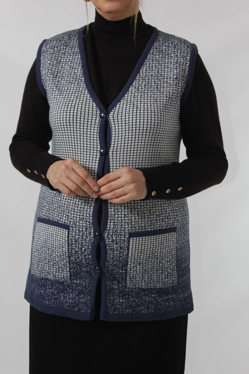 Moda Berray Y166 Mavi-Beyaz Kareli Desenli Düğmeli Cepli Mevsimlik Anne Yelek görsel 3