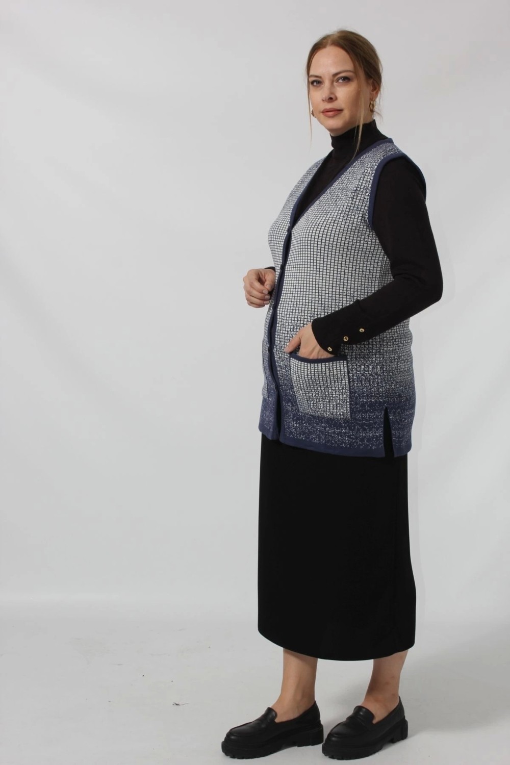 Moda Berray Y166 Mavi-Beyaz Kareli Desenli Düğmeli Cepli Mevsimlik Anne Yelek görsel 4