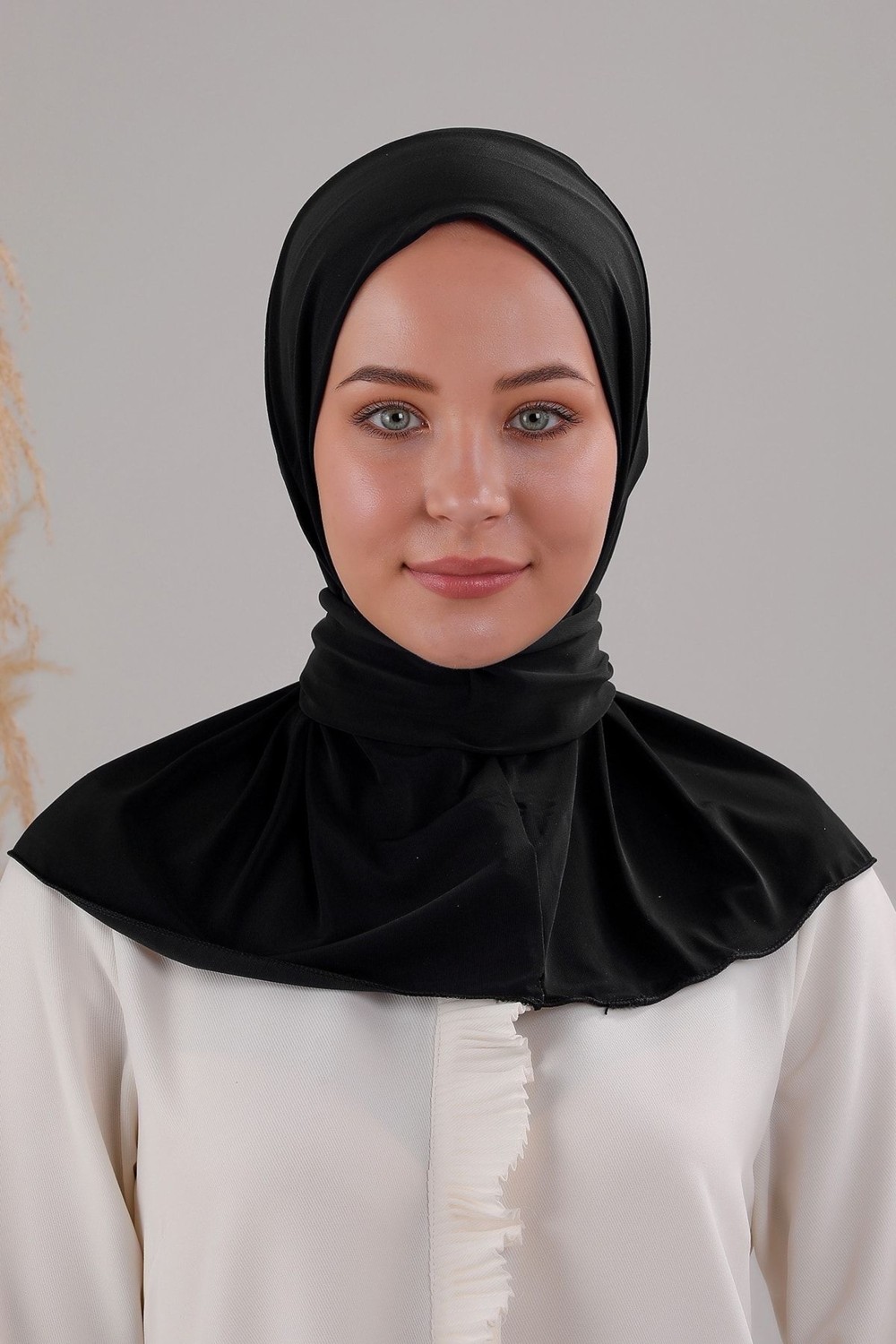 Melodi Scarf Kadın Tesettür Pratik Çıtçıtlı Sandy Fular Hazır Deniz Havuz Uyumlu Bone Siyah