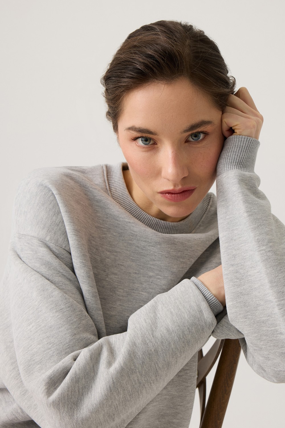 Los Ojos Ekru Geniş Kalıp Bisiklet Yaka Sweatshirt Crew Neck görsel 4