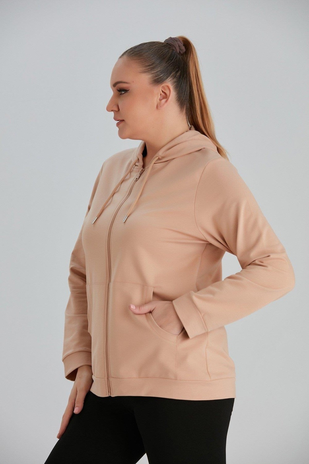 Imagine Giyim Trendi Yakalayıp, Konforu Yaşayacağınız Fermuar Detaylı Büyük Beden Vizon Sweatshirt görsel 3