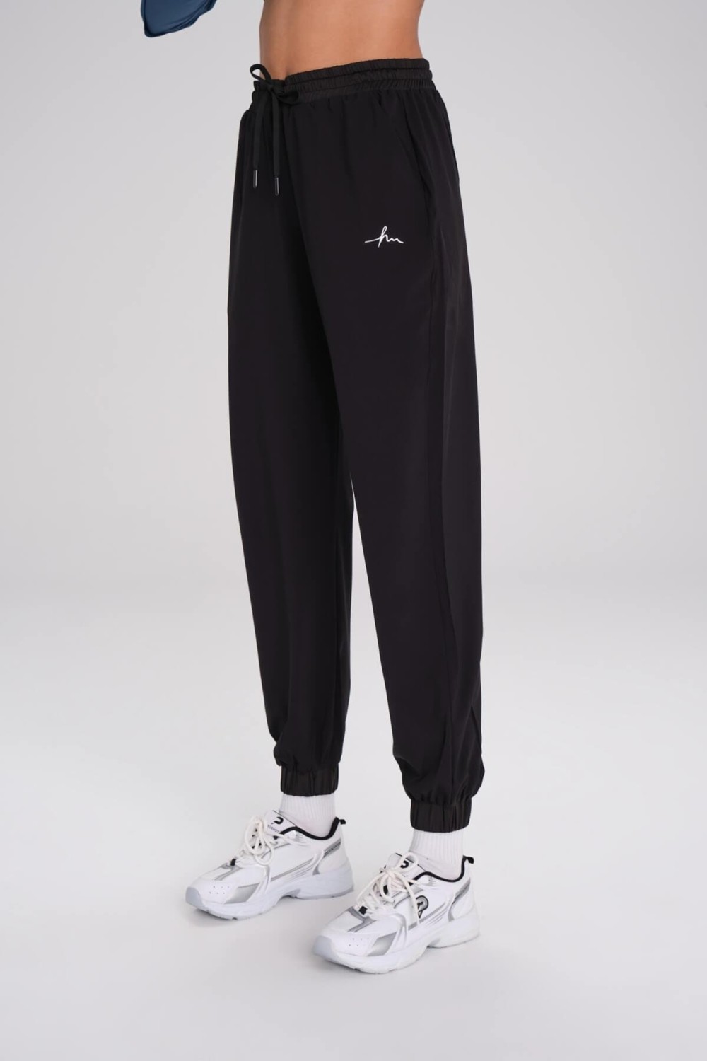 Haşema Kadın Lacivert Jogger Spor Pantolonu Nefes Alan Polyester Kumaş ile Rahat Kullanım görsel 6