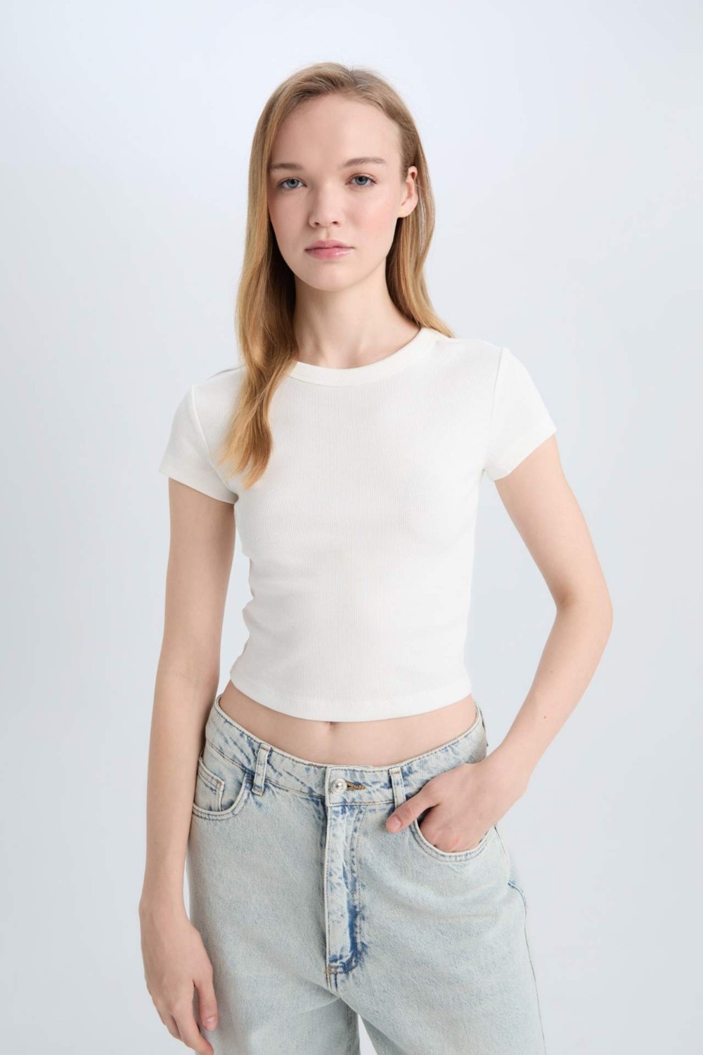 DeFacto Fitted Basic Fitilli Kaşkorse Siyah Tişört E0287AX25SM görsel 3