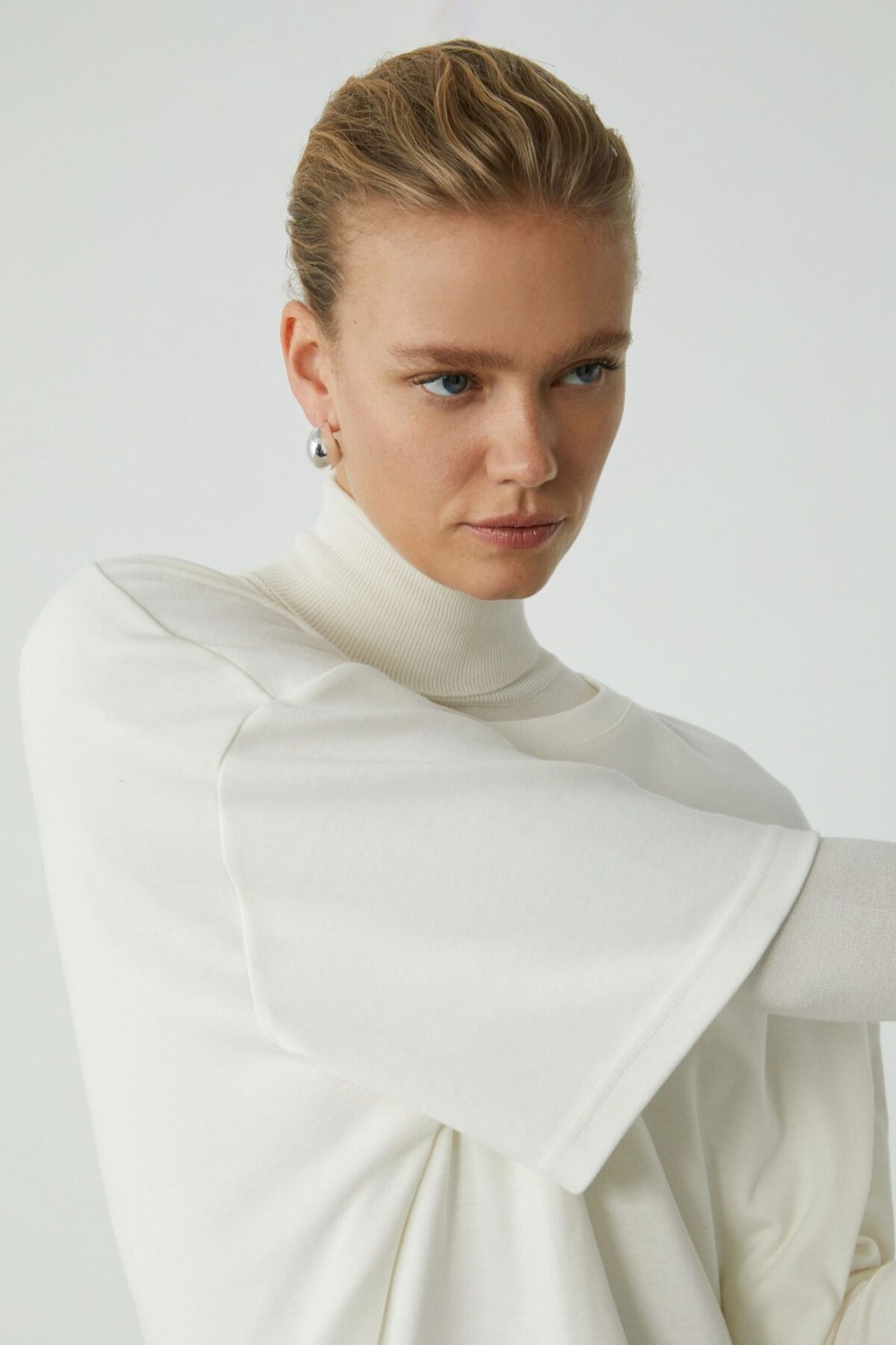 Ethiquet Modest Vıvıan Kadın %100 Organik Pamuklu Oversize Fit Bisiklet Yaka Krem Büyük Beden T-shirt görsel 5