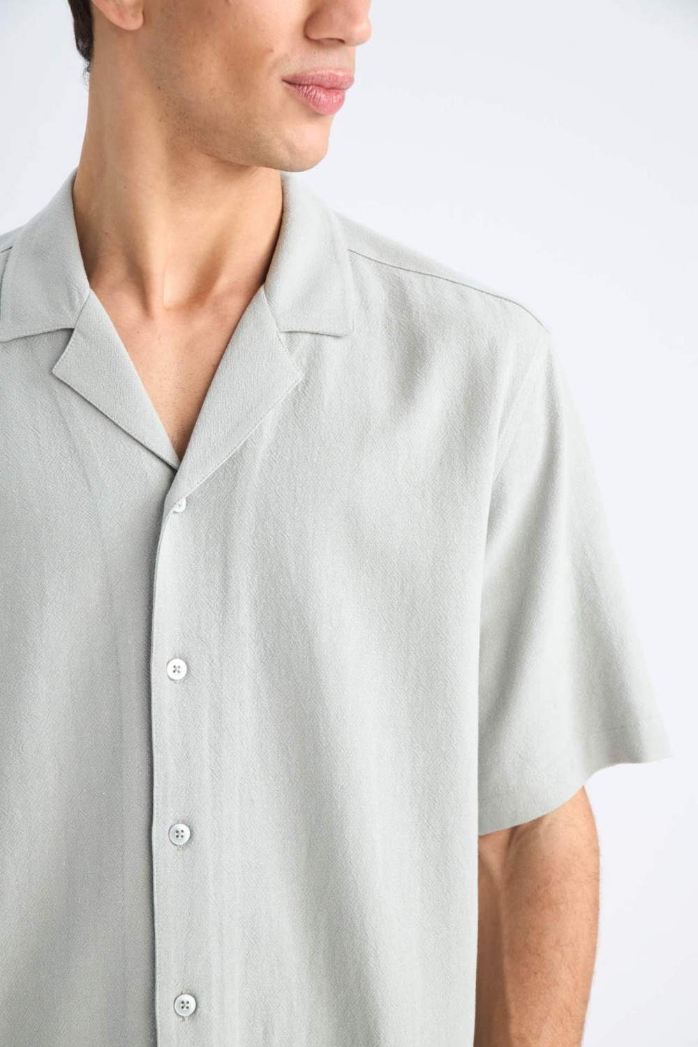 DeFacto Relax Fit Polo Yaka Pamuklu Yazlık Kısa Kollu Gömlek D8875AX25SM görsel 5